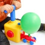 Autíčková odpalovací pumpička na balónky