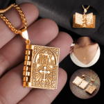 ŘETÍZEK S PŘÍVĚSKEM VE TVARU BIBLE